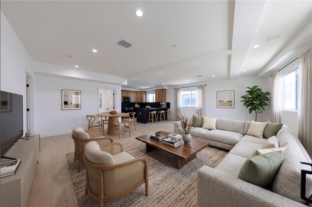 1021 S. Citrus Avenue - Photo 2
