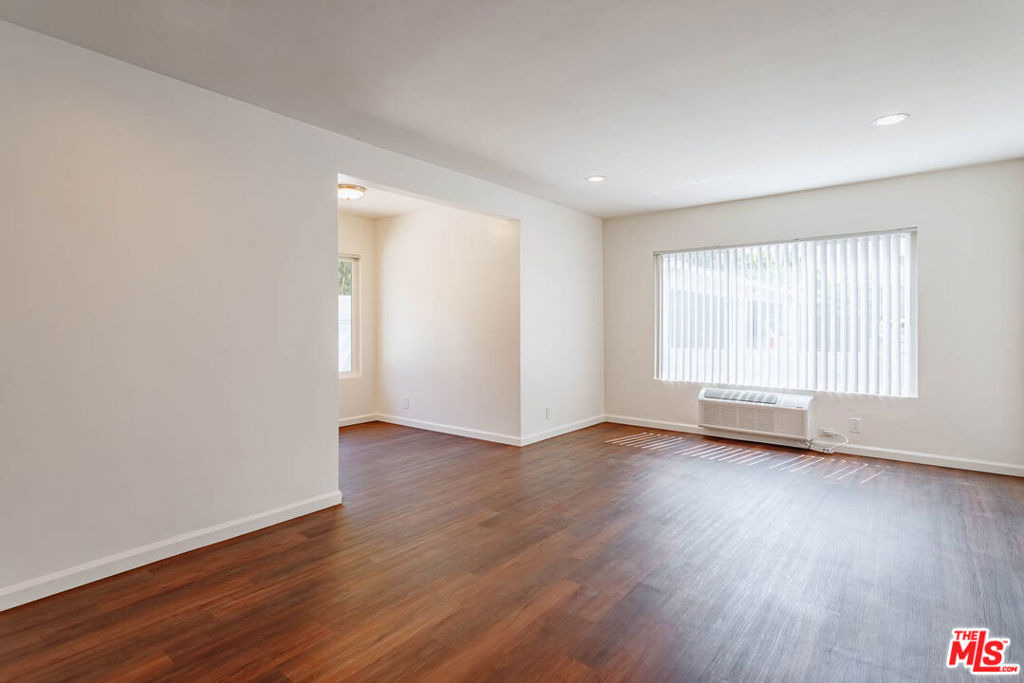 11749 Riverside Drive - Photo 6