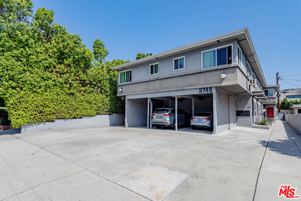 11749 Riverside Drive - Photo 1