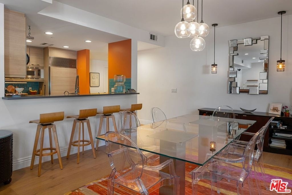 718 N Croft Avenue - Photo 2