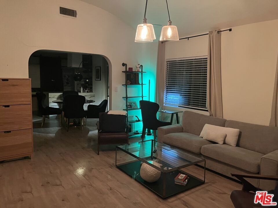 643 N Vista St - Photo 0