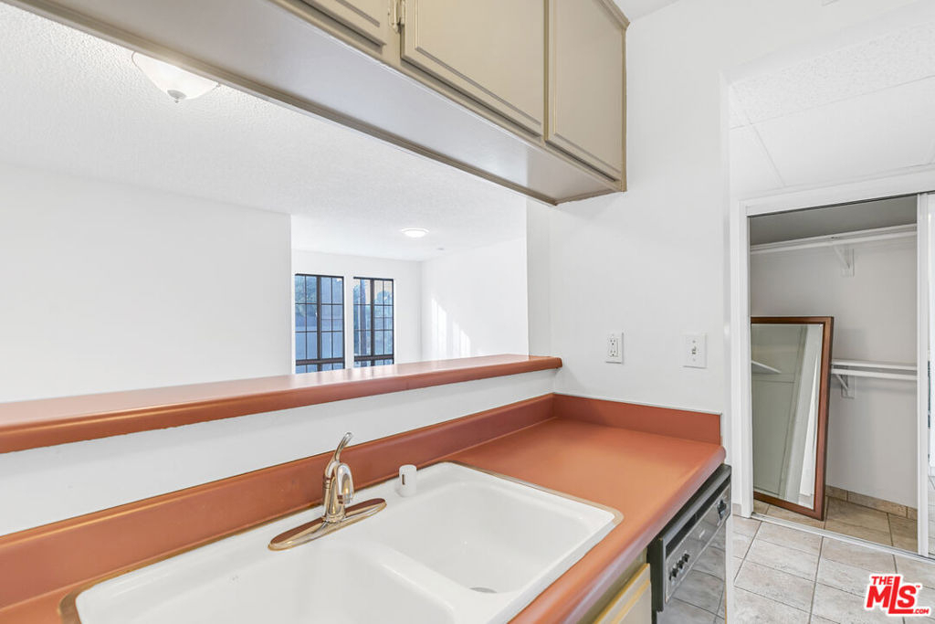 3600 Bagley Avenue - Photo 7