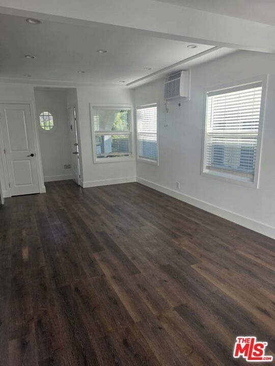 4331 Avocado Street - Photo 4