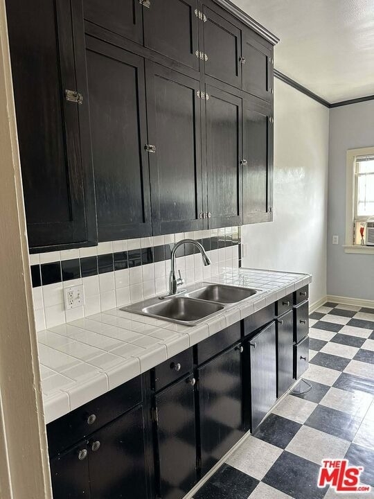 1901 N Commonwealth Avenue - Photo 1