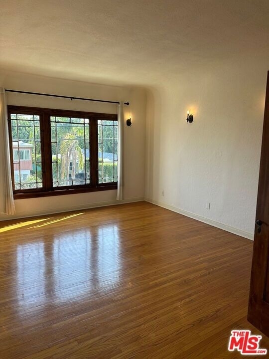1901 N Commonwealth Avenue - Photo 1