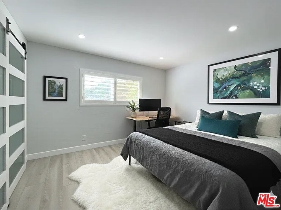 7842 W 79th Street - Photo 14