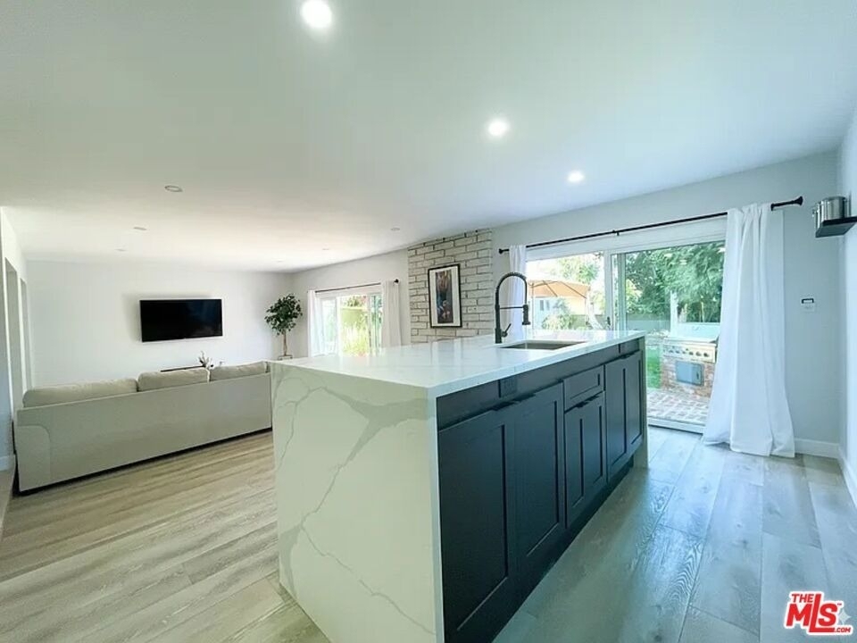 7842 W 79th Street - Photo 7