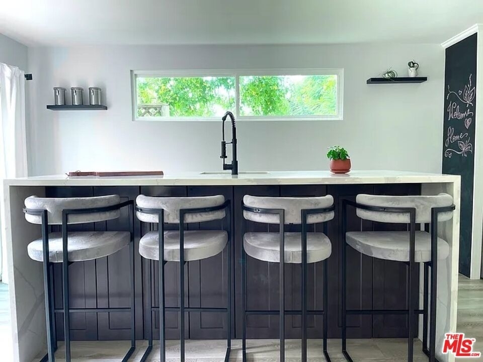 7842 W 79th Street - Photo 5