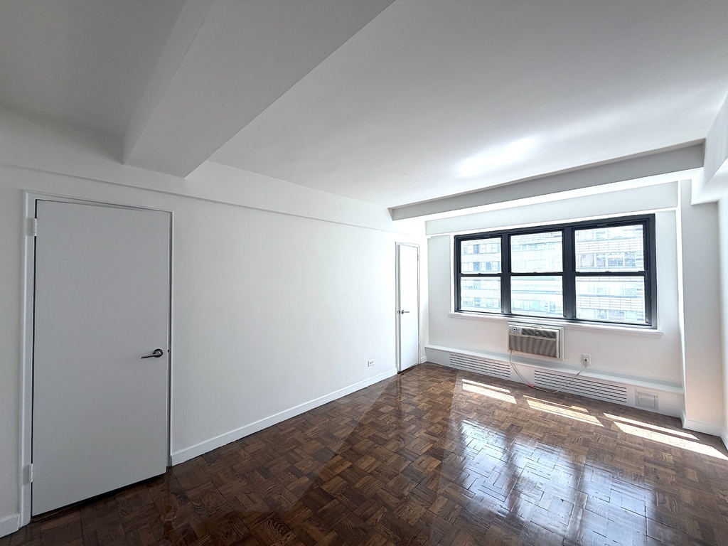 East 69th Street - Photo 2