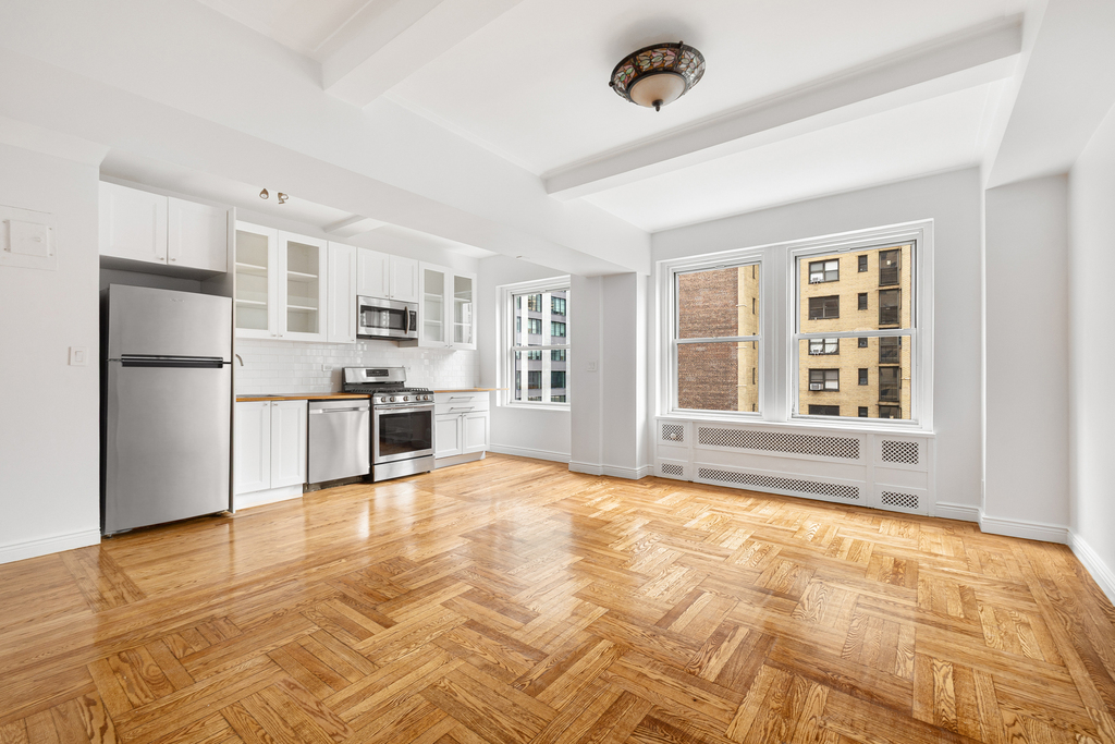 433 West 34th Street - Photo 0