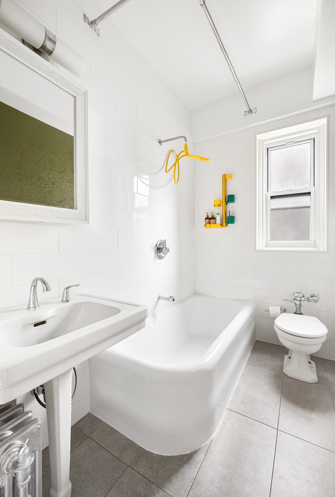 433 West 34th Street - Photo 13