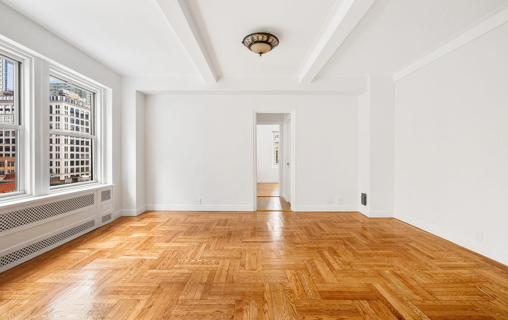 433 West 34th Street - Photo 6