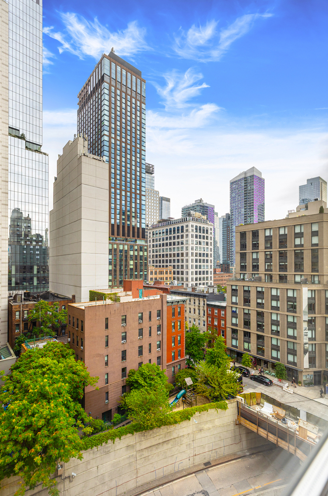 433 West 34th Street - Photo 11