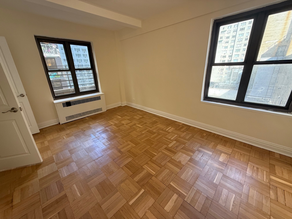 141 East 56th Street - Photo 8