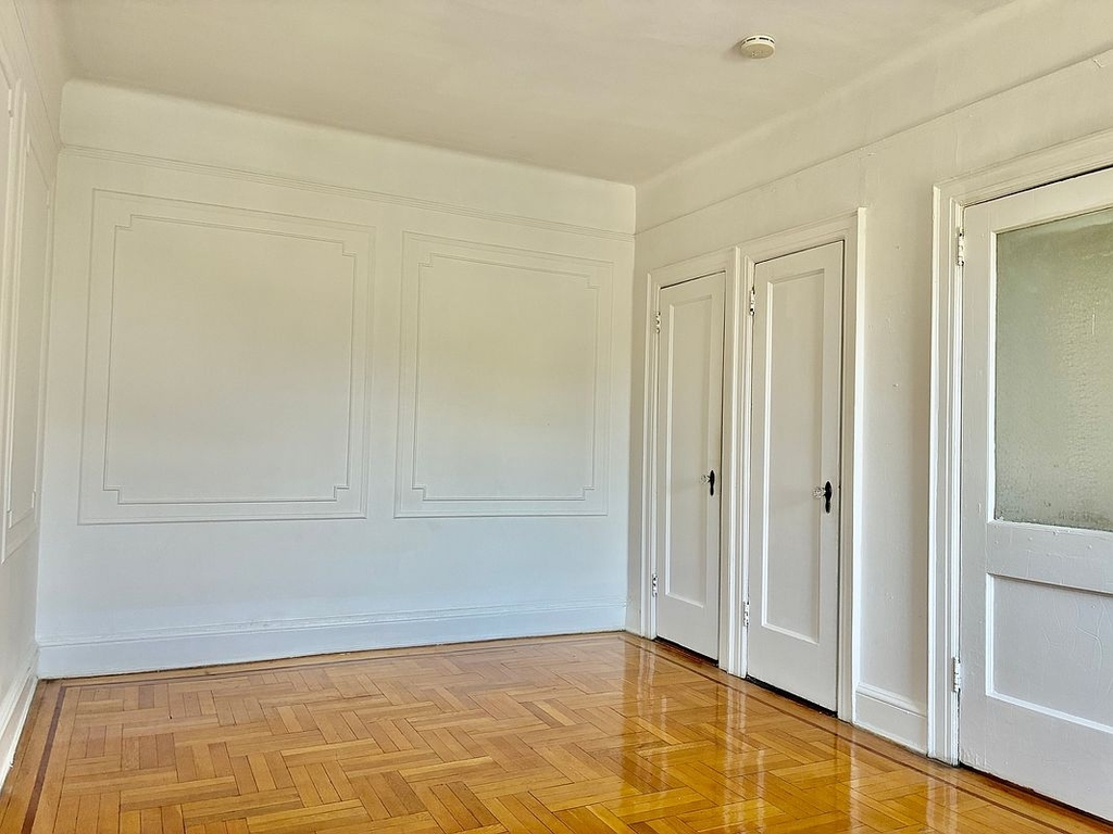 Colonial Road - Photo 6