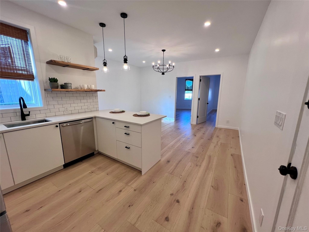 490-492 Plandome Road - Photo 1