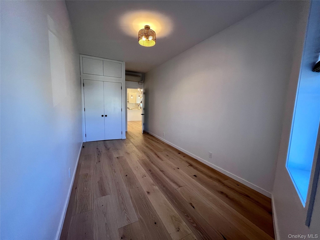 490-492 Plandome Road - Photo 4