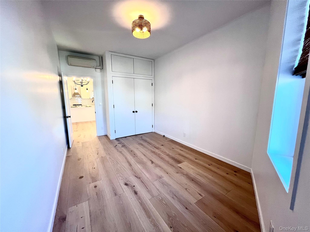 490-492 Plandome Road - Photo 3