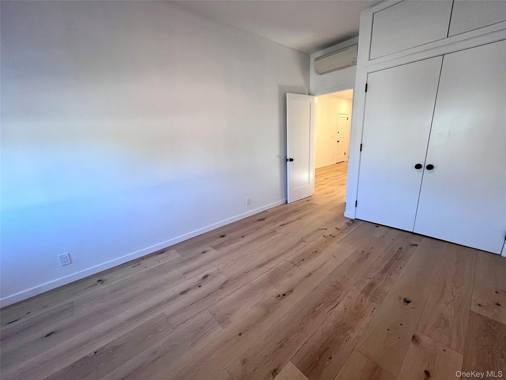 490-492 Plandome Road - Photo 2