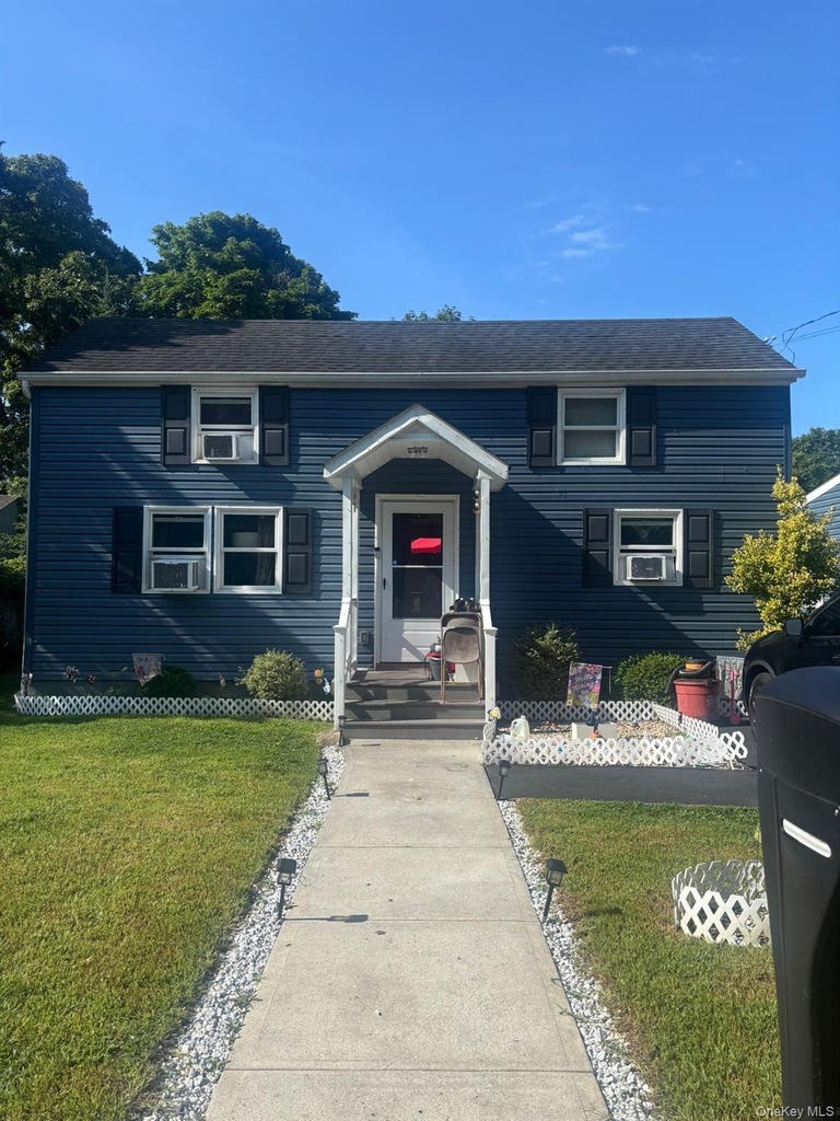 16 Bellport Street - Photo 0