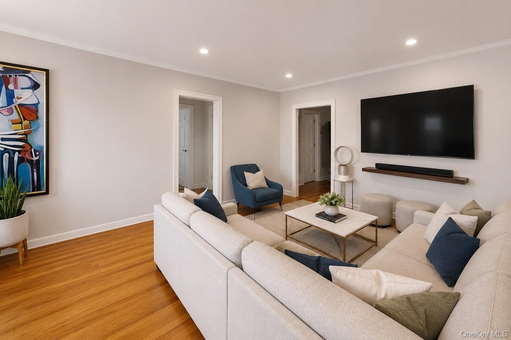 472 Gramatan Avenue - Photo 0