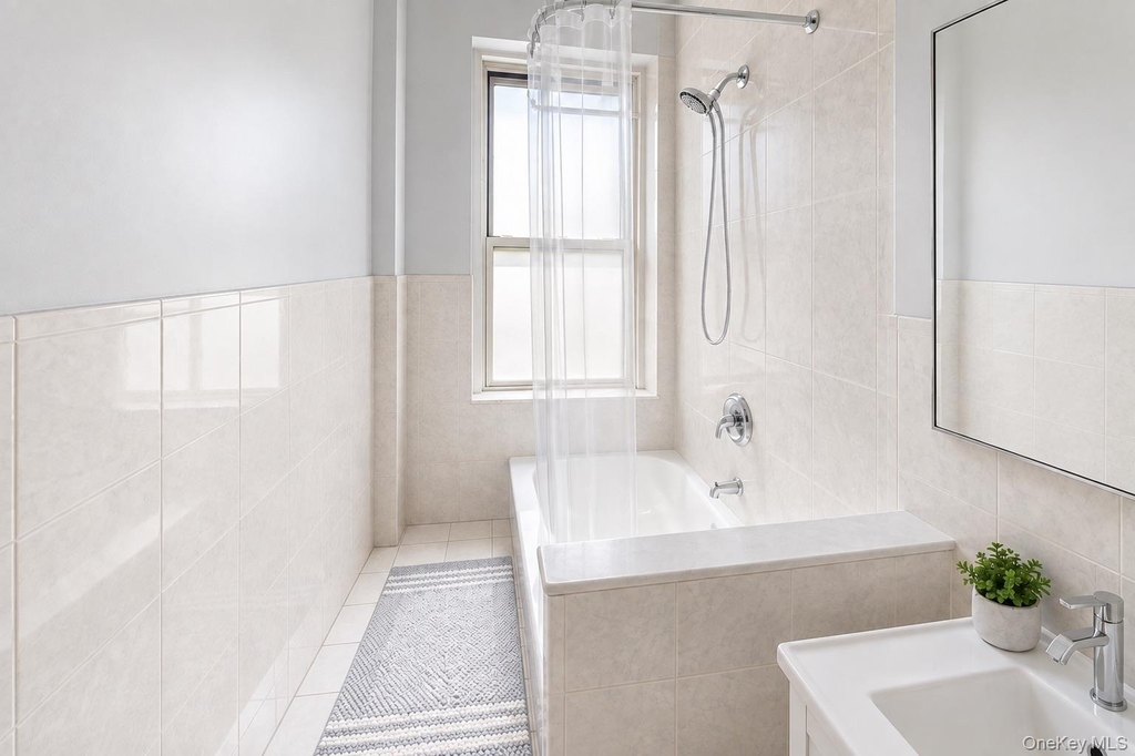 472 Gramatan Avenue - Photo 7