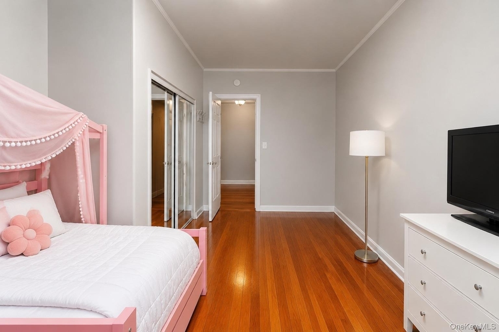 472 Gramatan Avenue - Photo 4