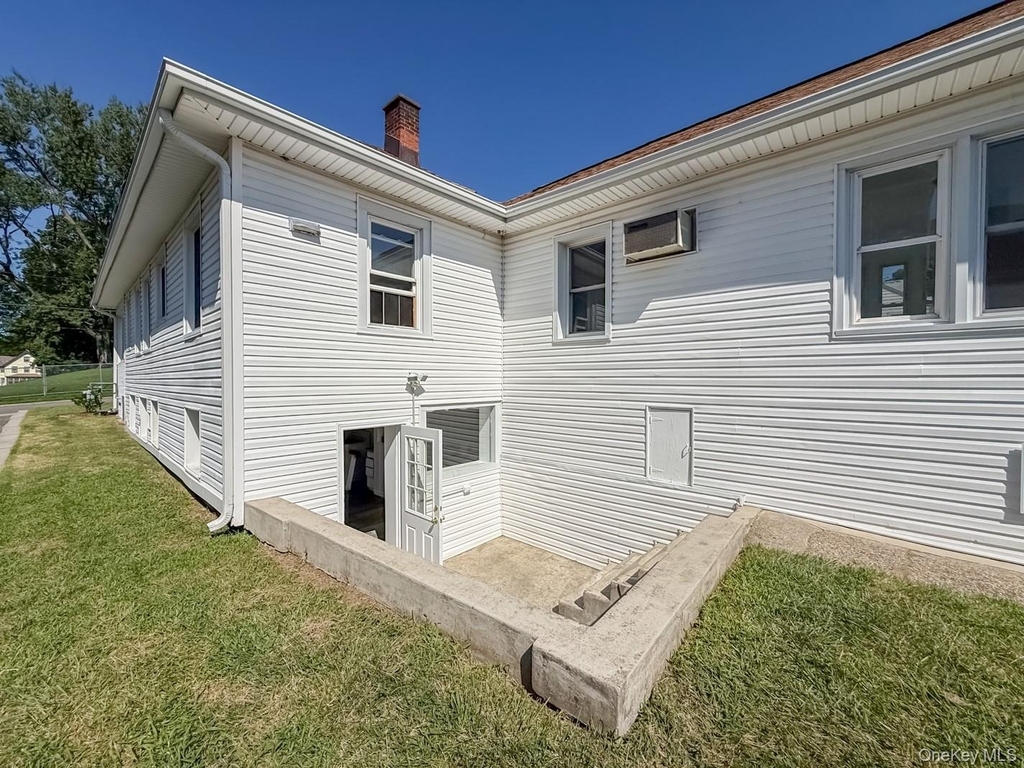 615 Smith Street - Photo 16