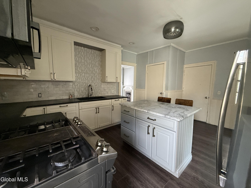 403 2nd Street - Photo 4