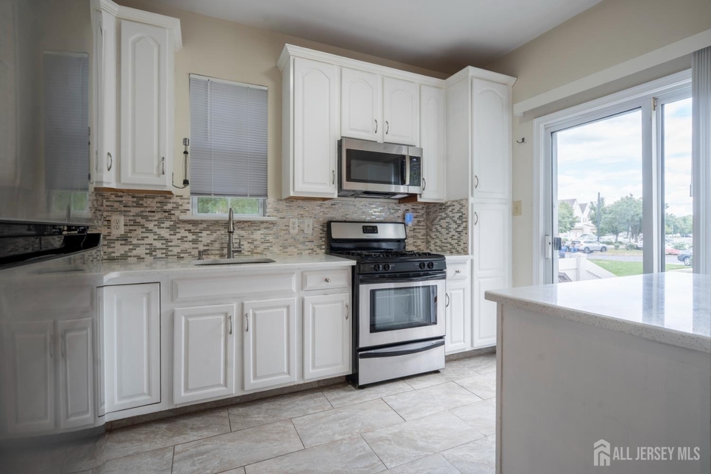1301 Dahlia Circle - Photo 8