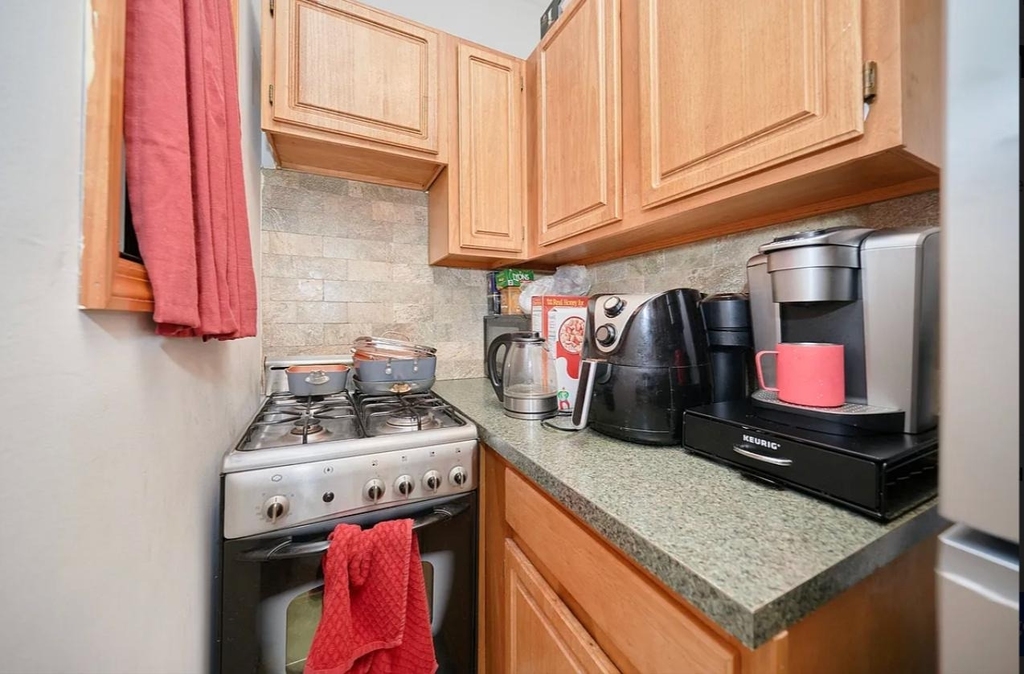 796 9th Avenue - Photo 4