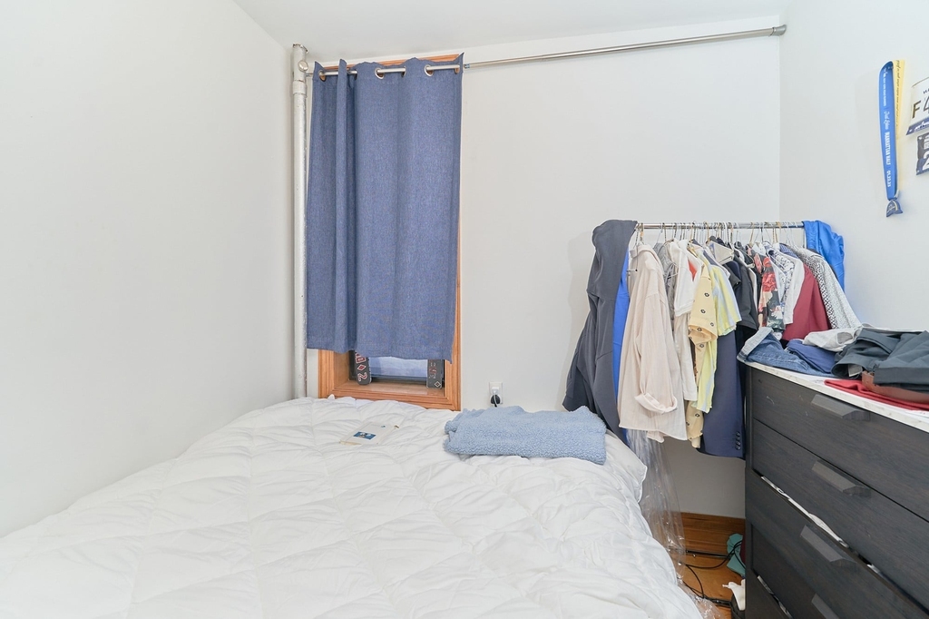 362 W 36th Street - Photo 3