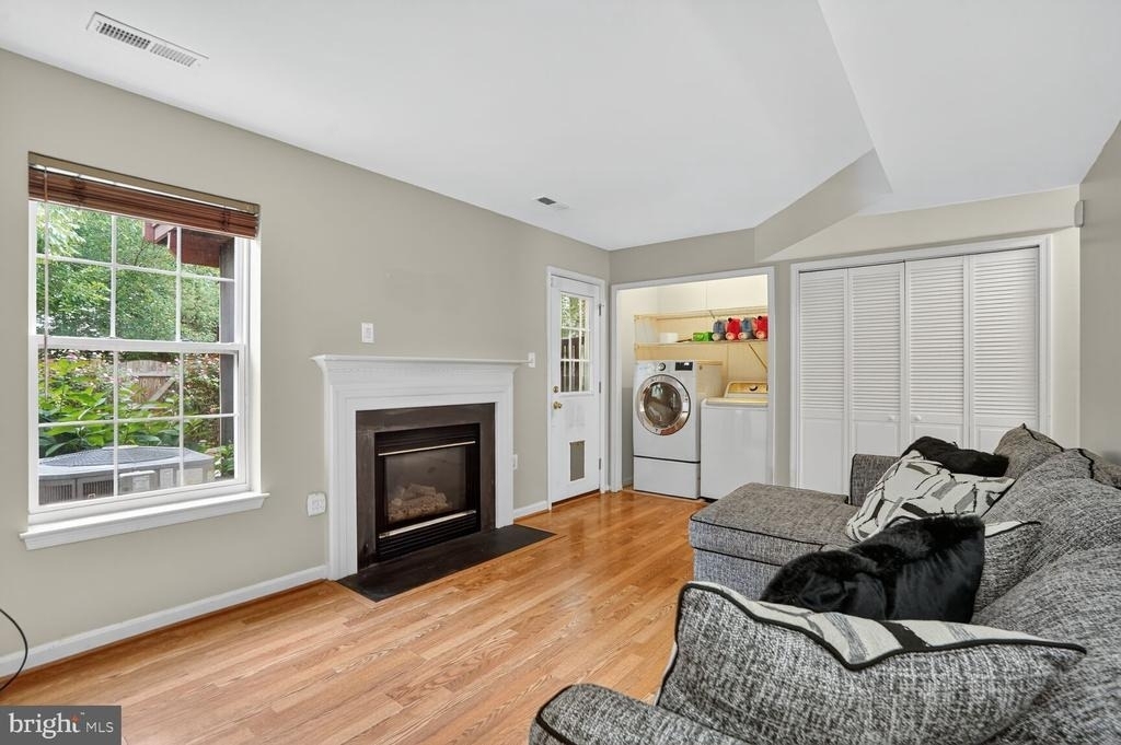 11082 Clovertree Court - Photo 5