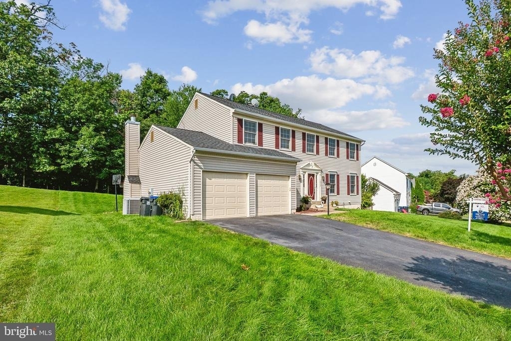 16069 Olmstead Lane - Photo 1