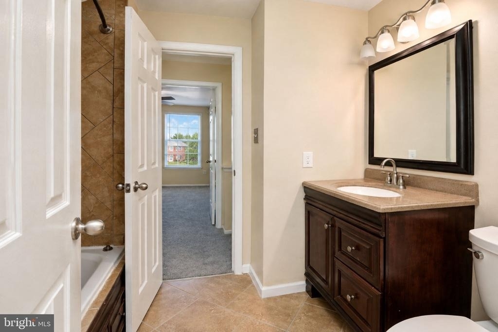 3176 Vanderbilt Court - Photo 11