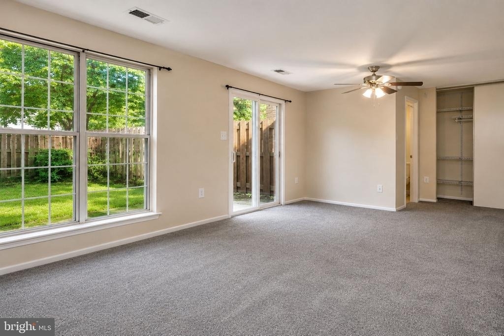3176 Vanderbilt Court - Photo 6
