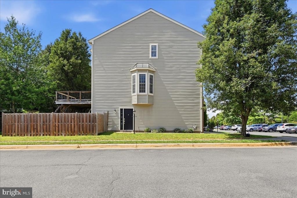 8928 Brewer Creek Place - Photo 3