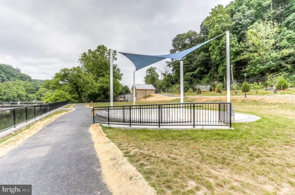 1567 Renate Drive - Photo 42