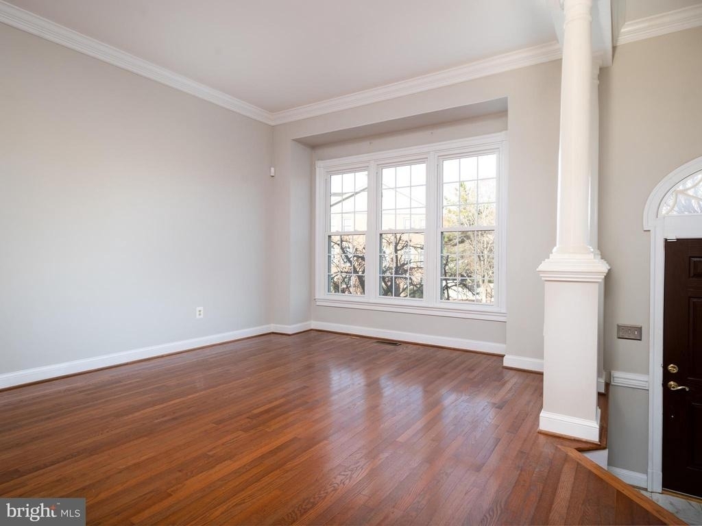 2155 Wolftrap Court - Photo 4