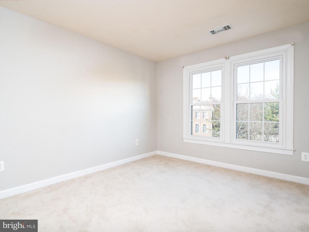 2155 Wolftrap Court - Photo 26