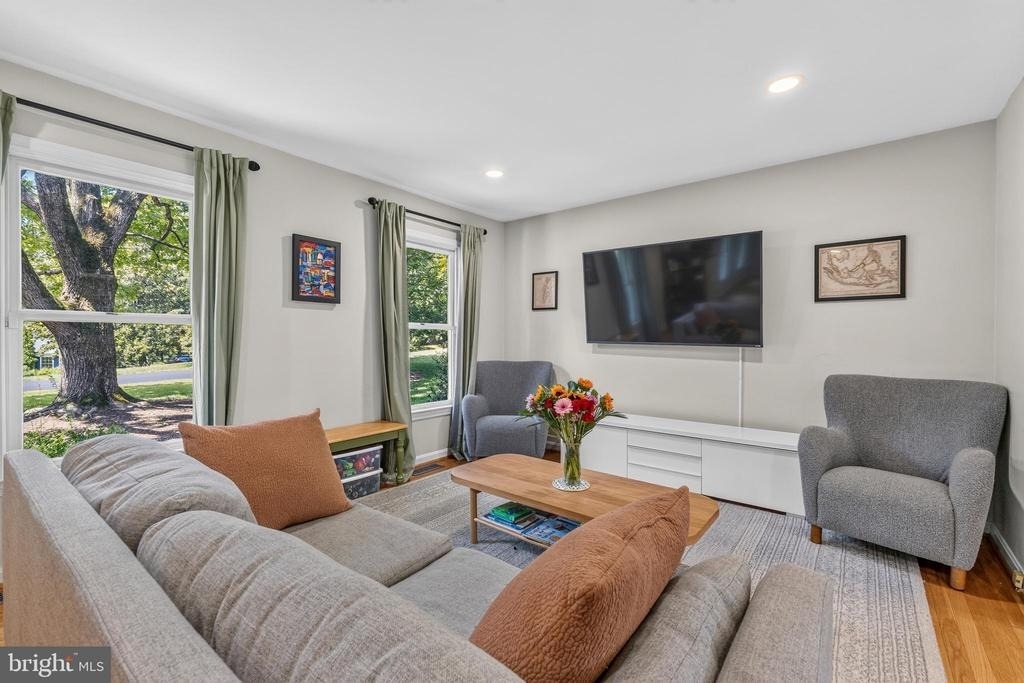 723 Forest Ridge Drive - Photo 2