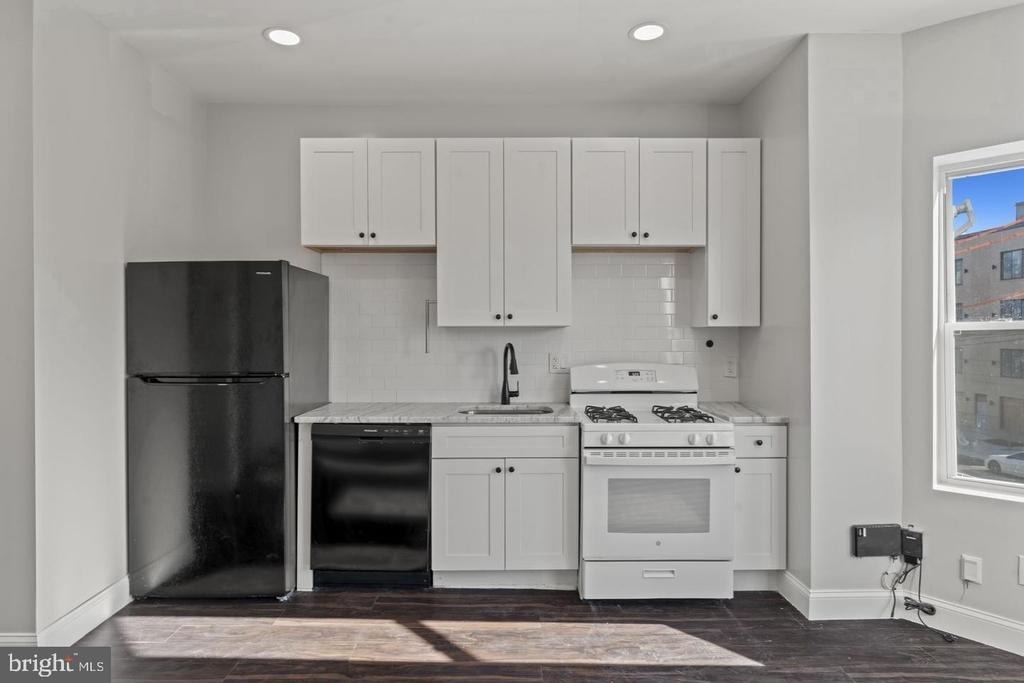 5237 Chester Avenue - Photo 23