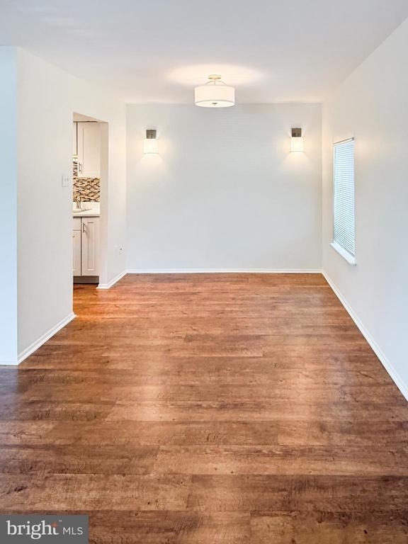 315 Village Walk - Photo 7