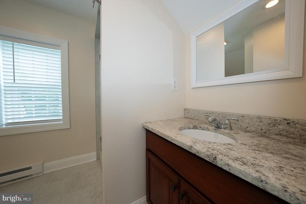 107 W Circular Avenue - Photo 47