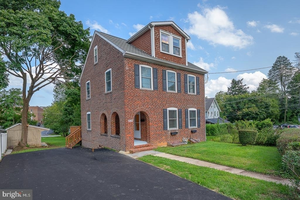 107 W Circular Avenue - Photo 63