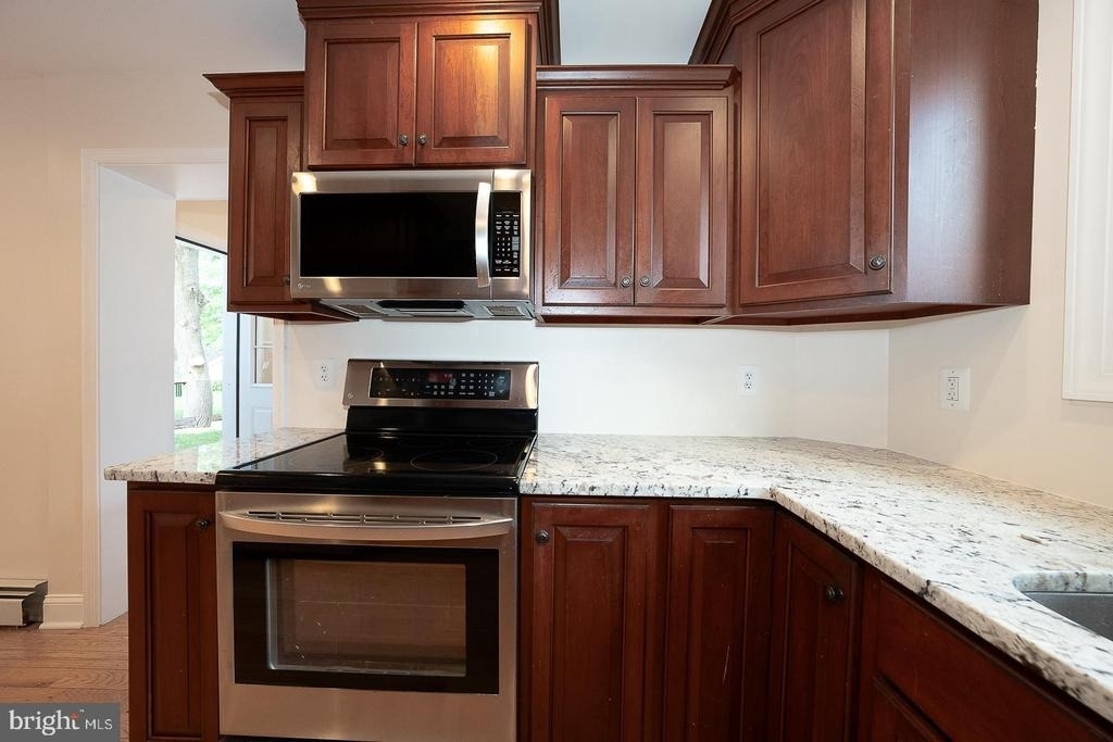 107 W Circular Avenue - Photo 18