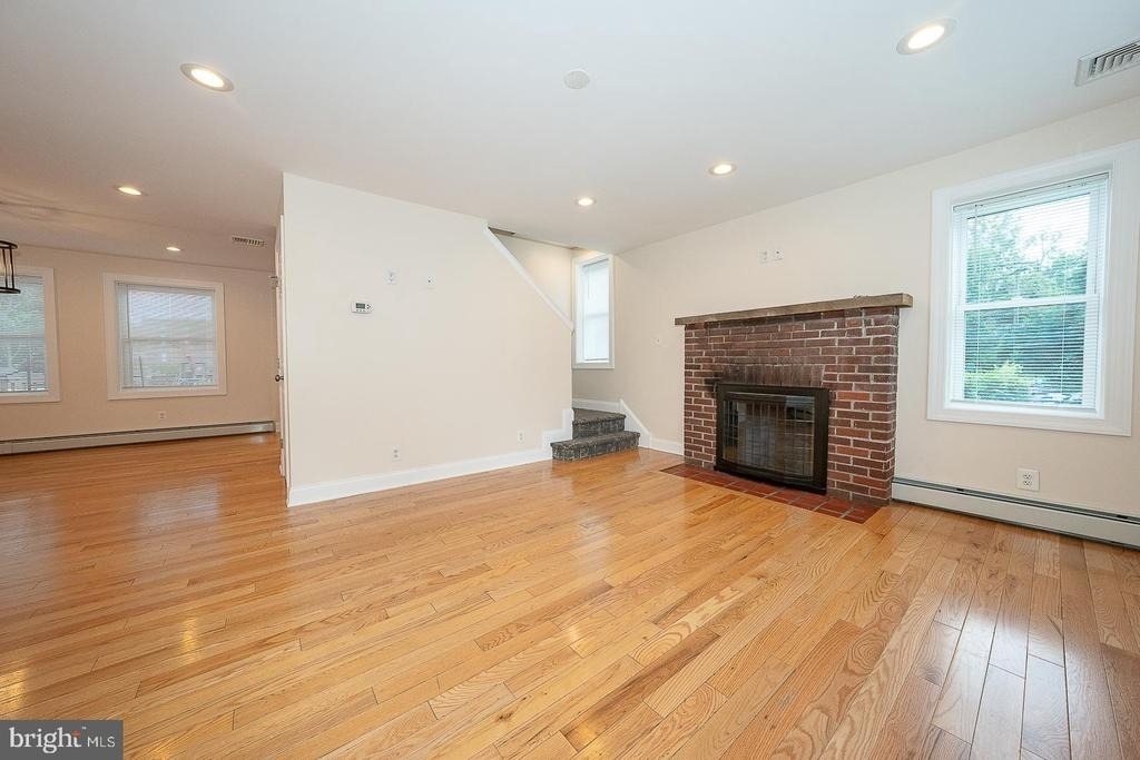 107 W Circular Avenue - Photo 7