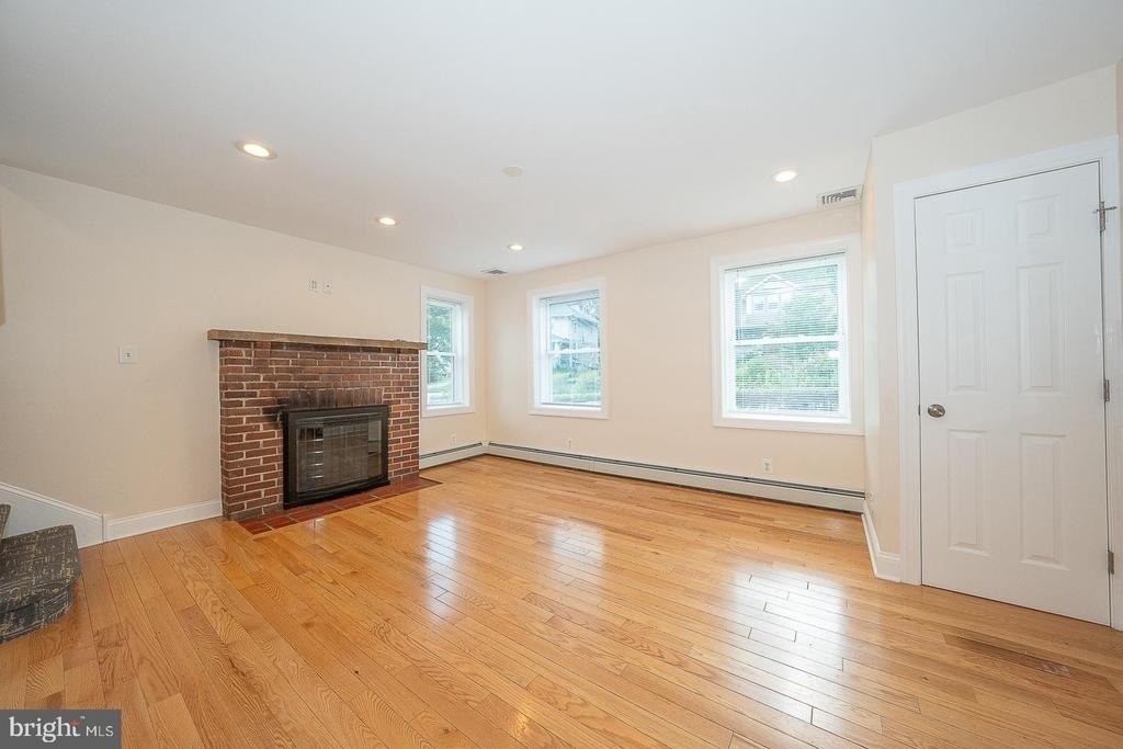 107 W Circular Avenue - Photo 6
