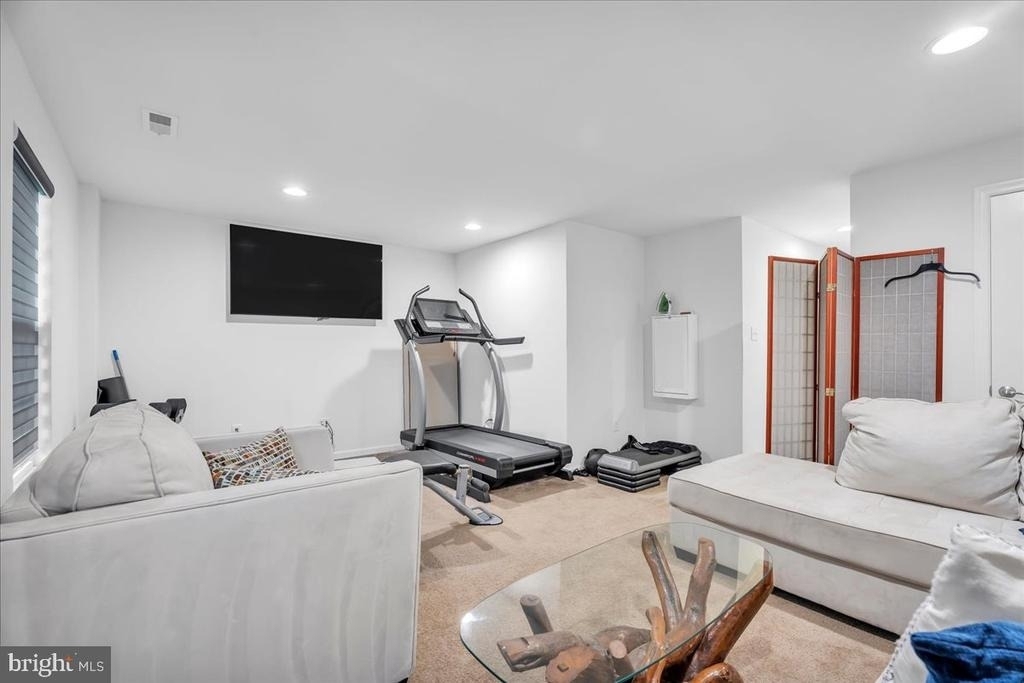 111 Village Green Lane - Photo 18