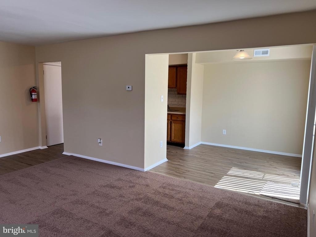 18 Lerner Court - Photo 2